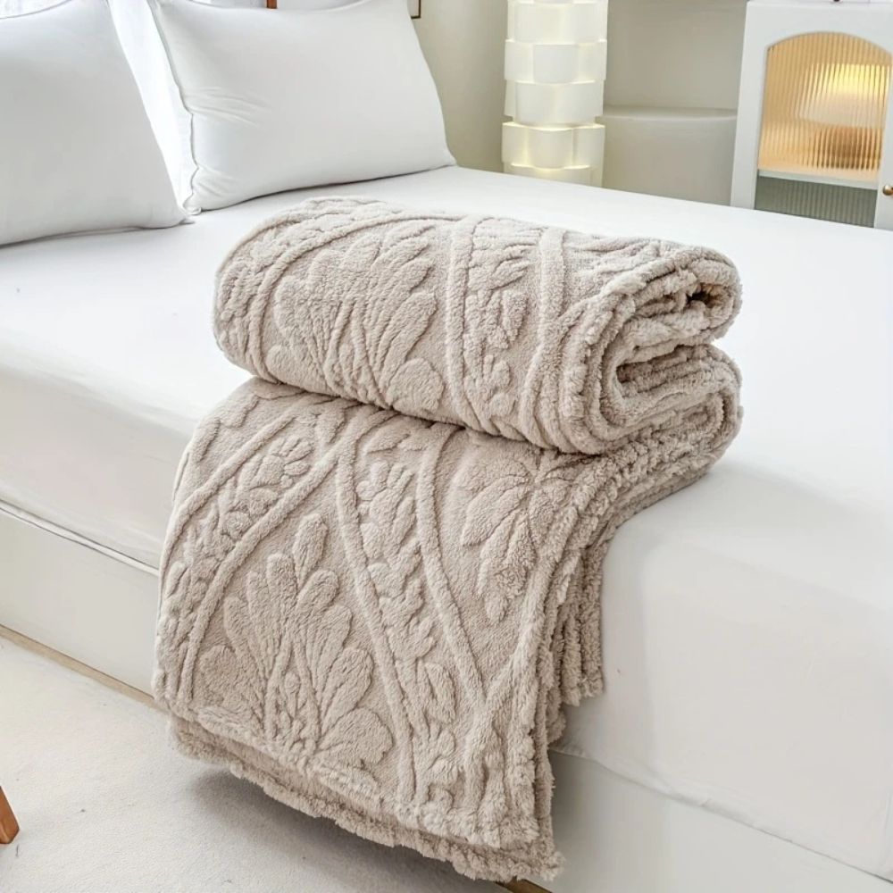 Jacquard Fleece Blanket with Geometric Weave